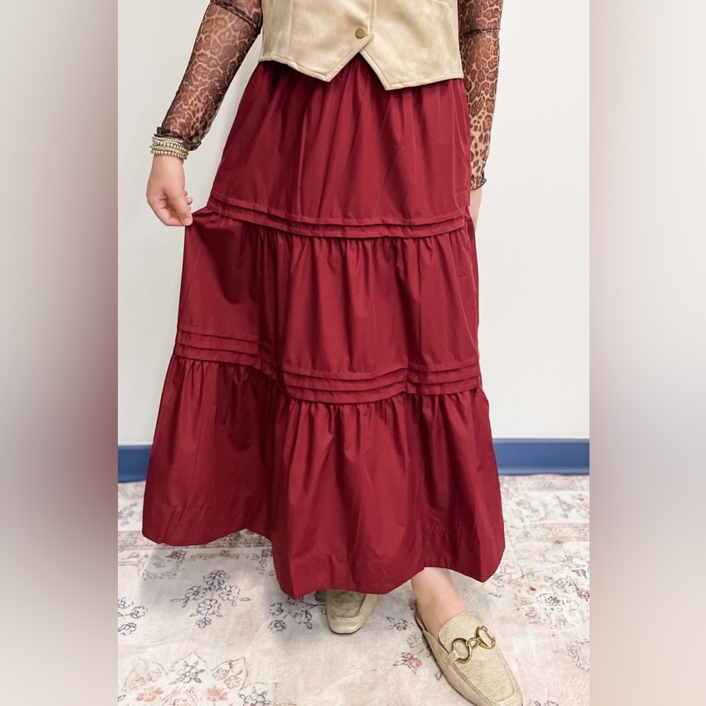 Entro Burgundy maxi tiered skirt with lining elastic waist and pockets s29030